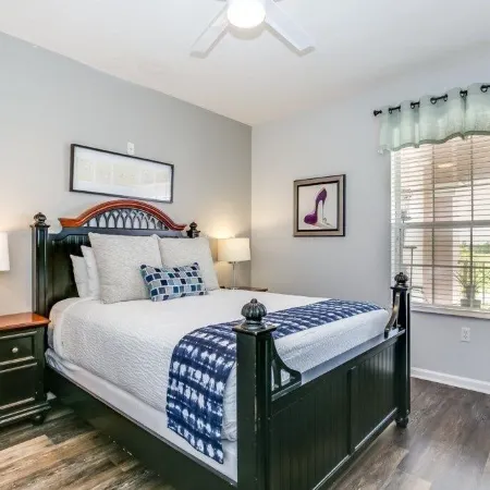 Lake View Nirvana 3 Bedroom Condo by Redawning