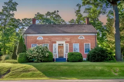 Elmrock Inn Hotels in Gardiner