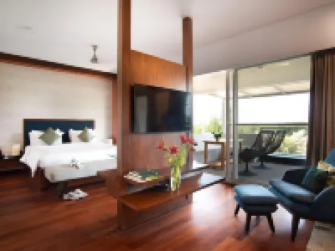 Clover Greens Golf Course and Resort Hotéis em Krishnagiri