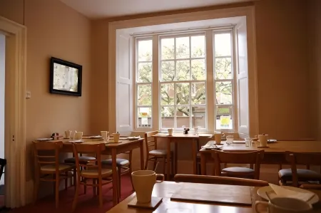 Angel Guesthouse Отели рядом с достопримечательностью «Devon Railway Centre»