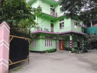 Ajem-Lar Homestay Hotel a 