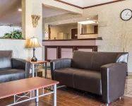 Quality Inn and Suites Middletown-Franklin Hotels in Middletown