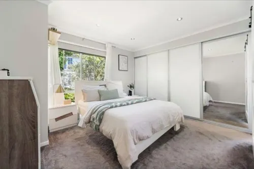 Stunning 4-Bedroom Home with Breath-taking Gold Coast City Views!