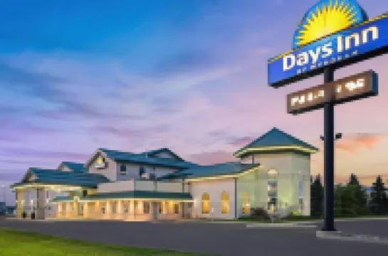 Days Inn & Suites by Wyndham Winkler Hotels in 