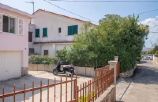 Apartment and Rooms Ruza