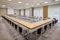 Courtyard Magdeburg Hotels in Barleben