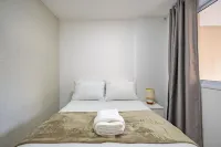 Condominium With Gym and TCR Pool Hotel di 