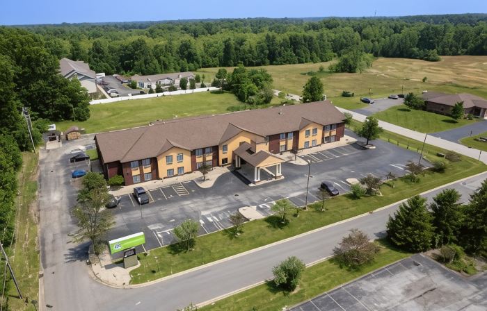 Countryside Inn and Suites