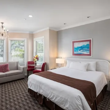 Glenmore Plaza Hotel