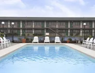 Super 8 by Wyndham Giddings