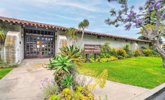 Cozy Carpinteria Apartment Walkable Location
