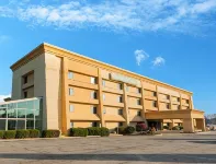 La Quinta Inn & Suites by Wyndham Mansfield Oh Hotel a Washington Township