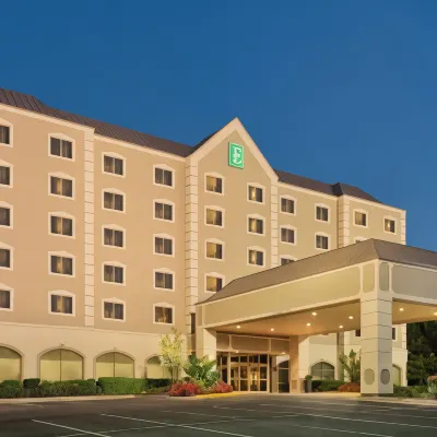 Embassy Suites by Hilton Dulles Airport Hotels in Hunter Mill
