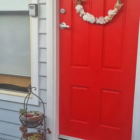 The Red Door - 1 Bedroom Studio and Bfst