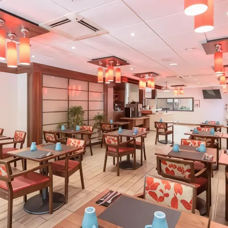 Residhotel Toulouse Centre Отели рядом с достопримечательностью «Новый мост»