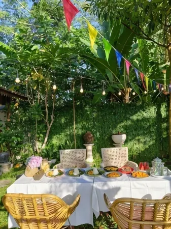 Villacantik Yogyakarta Triple Bed for 6 Persons Отели в г. Imogiri