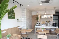 Casa Living Senayan Hotel - Barer
