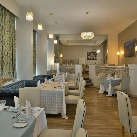 Cresta Jameson Hotel Отели в г. Хараре