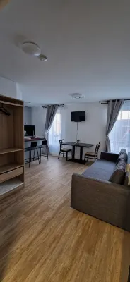 Tulipe 112 드란시 호텔