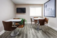 Super 8 by Wyndham Rockford South Hotels in Rockford