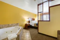 Comfort Inn & Suites - Hot Tub