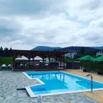 16 Lakes Guesthouse - Pools