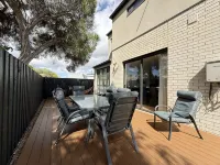 Aalto Retreat 3: Chic & Modern, Close 2 Everything Hotels in Rosebud