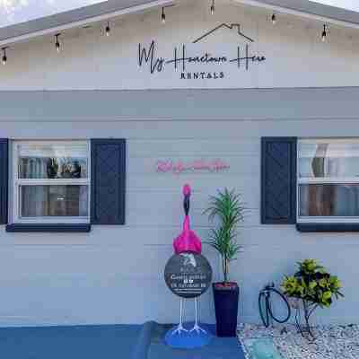 Triplex- 1 Block to the Beach, Heated Pool ,Putt-Putt, Bikes, Games Hotel Exterior