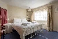 Grade II Listed Cotswolds Self Catering Accommodation. VisitEngland - 4-Star