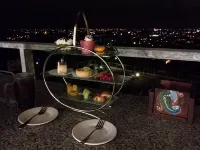 Cloud Top Landscape Hotel - بار