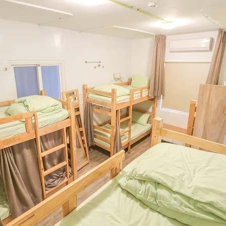 T-Life Hostel Отели рядом с достопримечательностью «Железнодорожная станция Shalu»