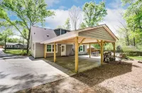 Charming Getaway on the Greenway!