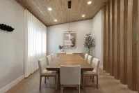 Zoka - A Luxe Modern Cabin Near Clemson w/ Hot Tub - Lake Hartwell