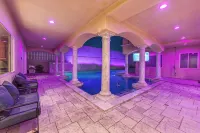 15,000 sqft Mansion 5 min from strip! 1.5 acre compound. - Villas