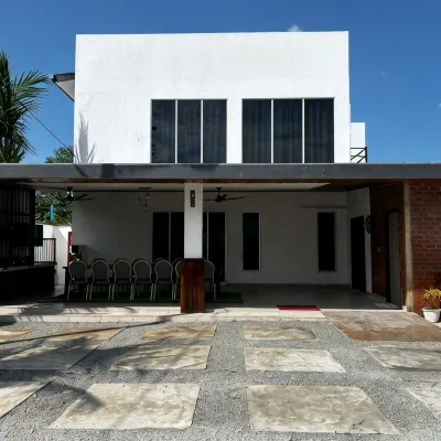 Chenang Private Pool Villa Отели рядом с достопримечательностью «Канатная дорога Лангкави»