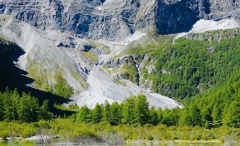 Daocheng Yading Lvying Oxygen-Rich Homestay