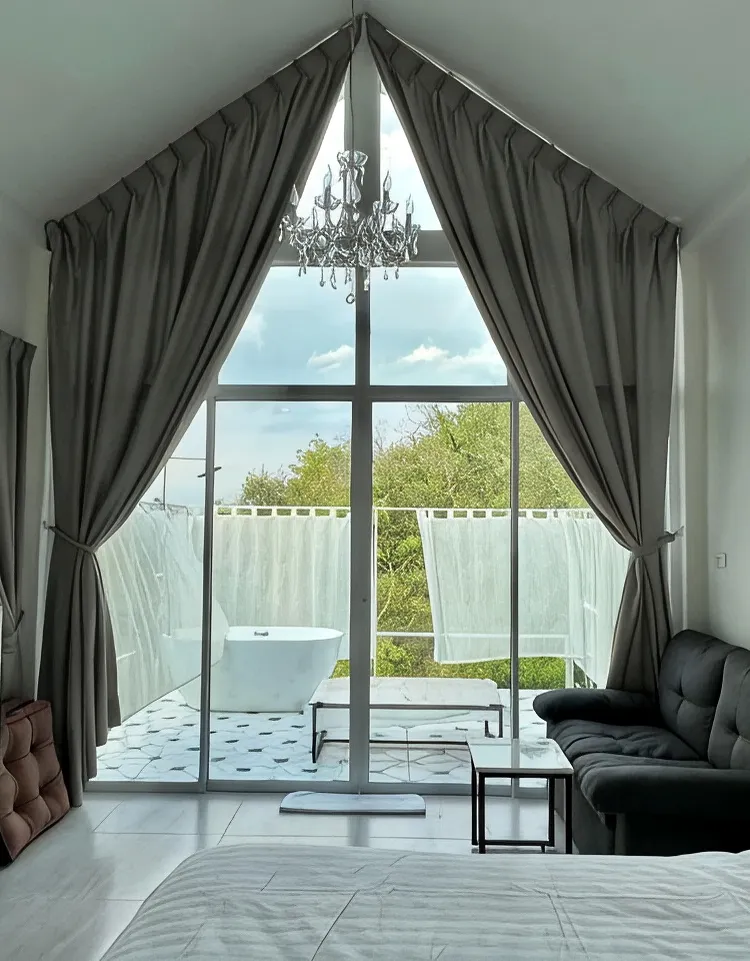 ห้องเตียงใหญ่ พร้อมวิวเมือง