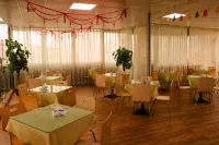 Young Trees Fashion Hotel