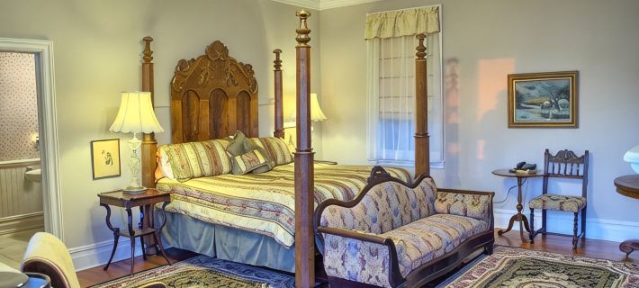 Corners Mansion Inn - A Bed and Breakfast Hotels in Vicksburg