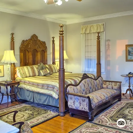 Corners Mansion Inn - A Bed and Breakfast