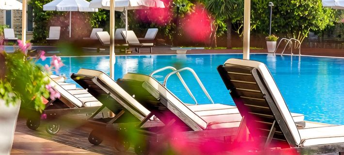 Rapo's Resort Hotel Hoteles en Himarë
