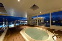 Vessel Hotel Campana Okinawa - Hot Tub