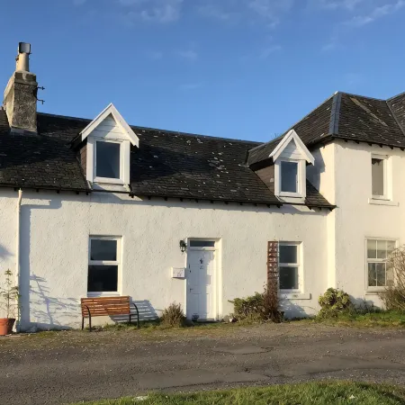 Cosy cottage with direct view of Loch Fyne