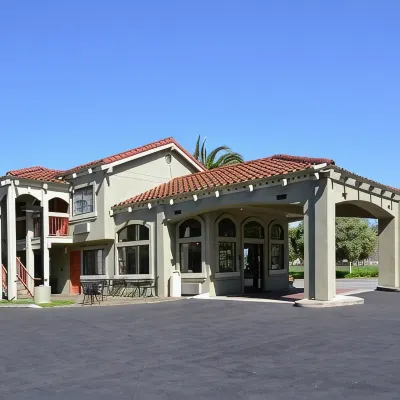 SureStay Plus by Best Western Santa Clara Silicon Valley Các khách sạn gần Khu phố sang trọng Santana Row