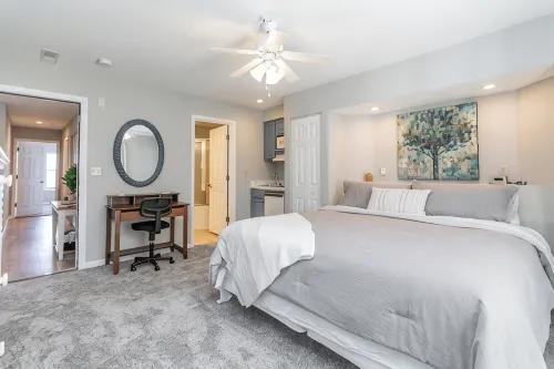 Completely Remodeled Table Rock Retreat: Cozy Lake View Condo + Screened Porch