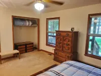 Waterfront Lake Home - Private Dock & 1/4 Mile Beach - High Speed Wifi - RV Hook - 3 stjerner