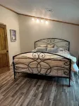 SPRING DISCOUNT Charming 3 bedroom log cabin near Bella Vista Ar. Private