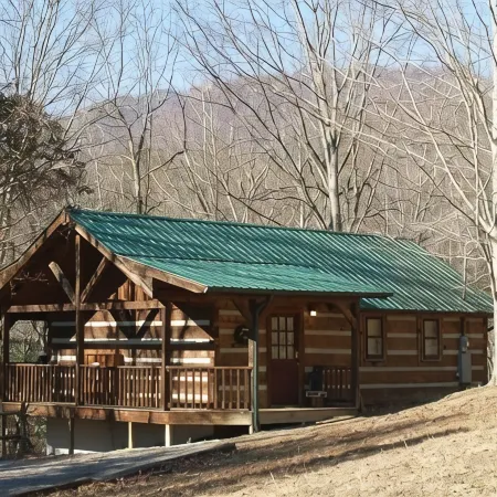 Matthew11:28~4 MIL Pkwy-Dwntwn Pigfrge Hot Tub, Wifi-Gas Fireplace-No Extra Fees
