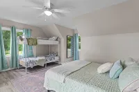 New Lakefront Getaway on Lake Norman - balcony