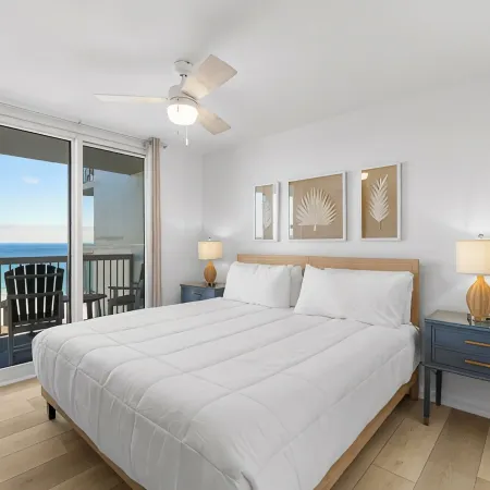 Beachfront condo in heart of Destin with spectacular beach and shoreline views